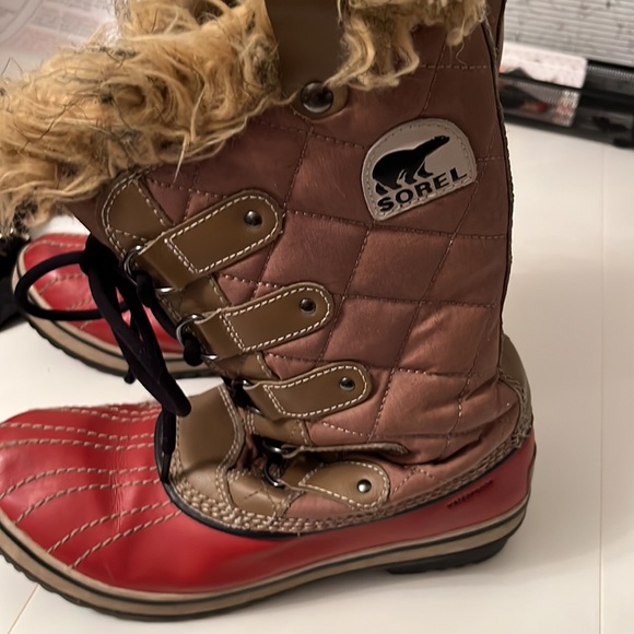 Sorel Winter Boots - Picture 11 of 12